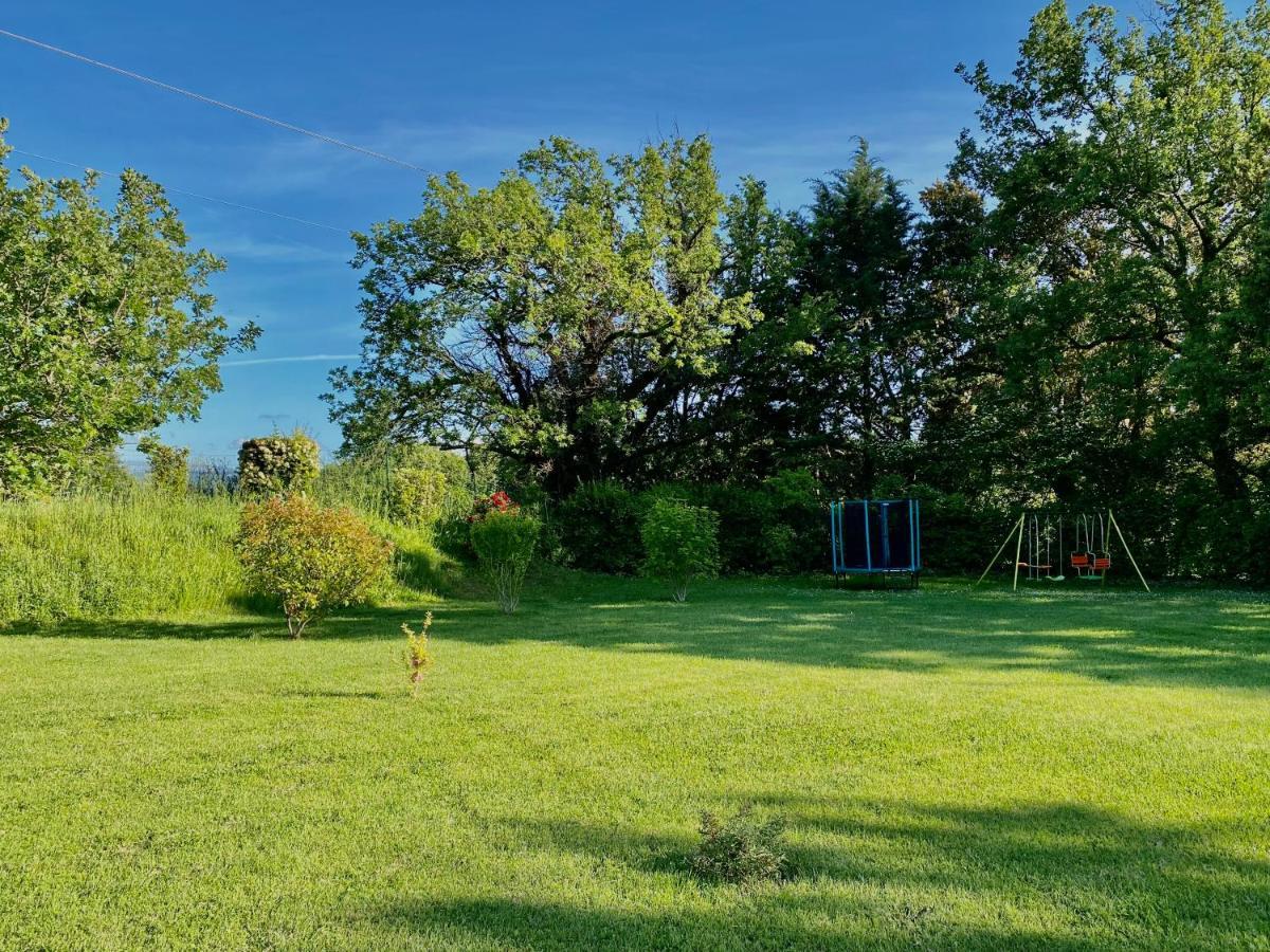 Studio Au Pied De La Ste Victoire Puyloubier Bagian luar foto